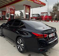 نيسان ألتيما